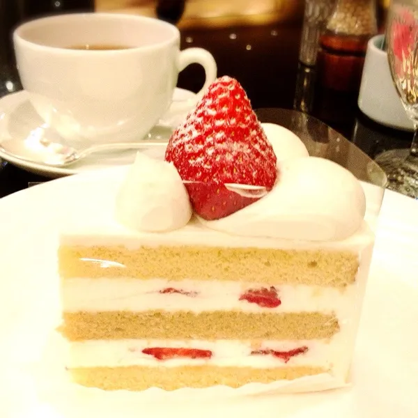 スーパーショートケーキ1050円
スーパーマスクメロンショートケーキ1650円

赤坂見附のGINZA MIYUKI館に和栗モンブラン食べに行こうとしたら牛タンねぎしに変わってた！|imi243さん