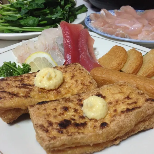 お酒のアテは…
厚揚げの炙り、鯛とマグロのお造り、ごぼ天と平天なり！
久々に魚屋さんに行って来たよぉ〜
(=^ェ^=)|うぉずさん