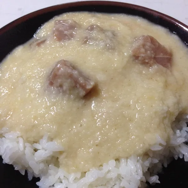 今日の朝ご飯は、山かけ丼なり！
コレだと、朝から丼飯をガバガバいけちゃうから不思議…
(=^ェ^=)|うぉずさん