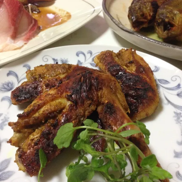 んで、手羽先のカレー焼きなり！
コレ…熱々で食べたいけど、最後にしないと鮎の味が飛んじゃうなぁ〜
美味しいけど、ちょっと失敗…
(=^ェ^=)|うぉずさん