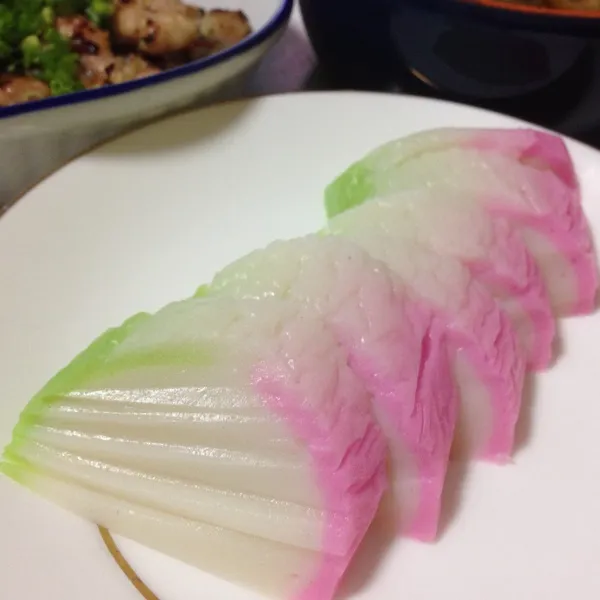 有給と合わせて四連休も後一日な、居酒屋モード…
板わさと鯛の皮のパリパリなり！
(=^ェ^=)|うぉずさん