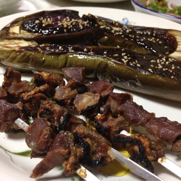 んで、砂肝の串焼きと緑な茄子の田楽なり砂肝…ちょっと油断して焦がしちゃったぁ〜
(=^ェ^=)|うぉずさん