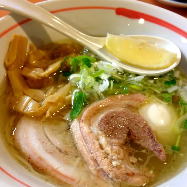 塩ラーメン  玉子トッピング

今日はオトナの女的ツアーを開催したので、帰りにラーメン|imi243さん