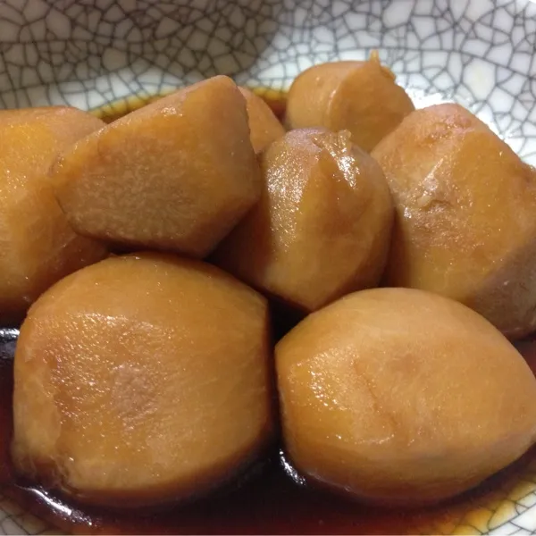 里芋の煮っころがし…
いつもは、白煮に近いあっさり味に炊くんだけど、今日はコテコテに煮てみましたぁ〜
舌で軽く押さえるだけで、潰れちゃうくらいトロトロだよぉ〜
(=^ェ^=)|うぉずさん