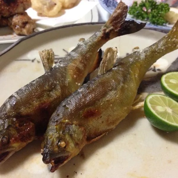 コレも半額シリーズの鮎の塩焼きなり！
もっちろん！蓼酢をぶっかけまする…
(=^ェ^=)|うぉずさん