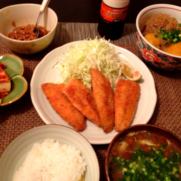 鯵フライ キャベツ インカのめざめで肉なし肉じゃが 納豆 キムチ なめこと豆腐と卵の味噌汁 ご飯 Imi243 Snapdish スナップディッシュ Id Vl940a