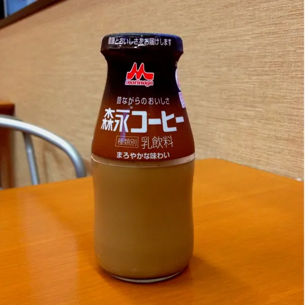 今日は違う銭湯来たら、瓶の牛乳も、コーヒー牛乳も、マミーもあったよ！
コーヒー苦手だけど、なんとなく。|imi243さん