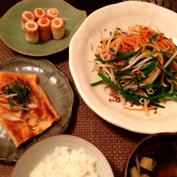 花にらともやし炒め、炙り油揚げ、キムチ竹輪、えのきとカニカマとワカメのスープ、ご飯

イナダはちょっとお休み（笑）|imi243さん