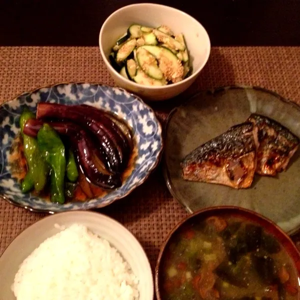 鯖塩焼き、茄子とししとうの揚げ浸し、ズッキーニのナムル、味噌汁、ご飯|imi243さん