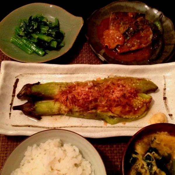 鯖の味噌煮、ツルムラサキの辛子マヨ和え、焼き茄子、空芯菜と玉子のスープ、ご飯|imi243さん