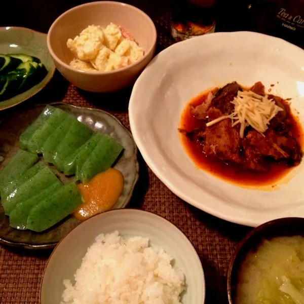 鰤のアラ煮韓国風アレンジ、ポテサラ、刺身こんにゃく、きゅうり浅漬け、味噌汁、ご飯|imi243さん