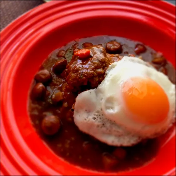 変わり野菜スープアレンジのハンバーグカレー目玉焼きのせ

昨日天丼が重くて夕飯抜きにしたから、朝からガッツリ！|imi243さん