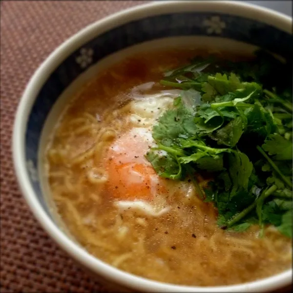 マルちゃん正麺 塩味
玉子とパクチー入り
一旦戻ってランチ、また外出|imi243さん