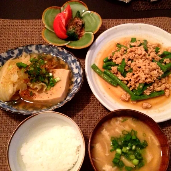 Snapdishの料理写真:高野豆腐とキャベツ煮物、いんげんの香味炒め、ほうれん草とトマトのかぼすドレッシング、えのきと油揚げの味噌汁、ご飯|imi243さん