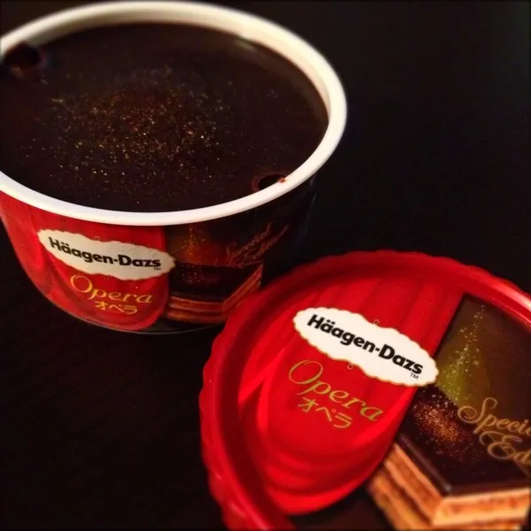 Haagen Dazs オペラ

今日は嫌なことがあって、久々にストレスたまりまくり。こんな日は自分にご褒美。
だけど、この私がこんな小さいアイスに420円も払うなんて(ｰ ｰ;)|imi243さん