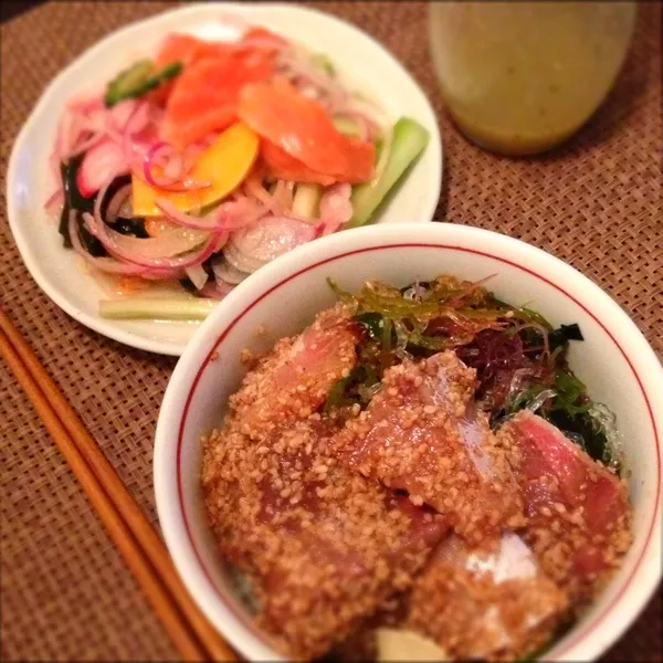 Snapdishの料理写真:鰤の胡麻醤油漬け丼、サーモンマリネ

大丸地下のタイムセールにつられてしまった>_<|imi243さん