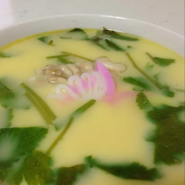 Snapdishの料理写真:お昼は白子の茶碗蒸しなり！
って、ホントは昨日の晩ご飯用だったんだけど…
蒸し器に入れたまま忘れてたよ！
具が沈まないように、二段式で蒸してまする…
(=^ェ^=)|うぉずさん