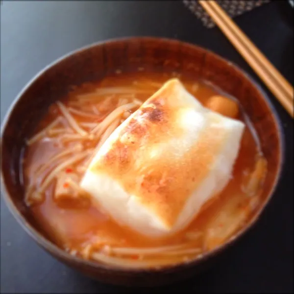 味噌汁の残りにキムチと焼き餅入れて簡単ランチ|imi243さん