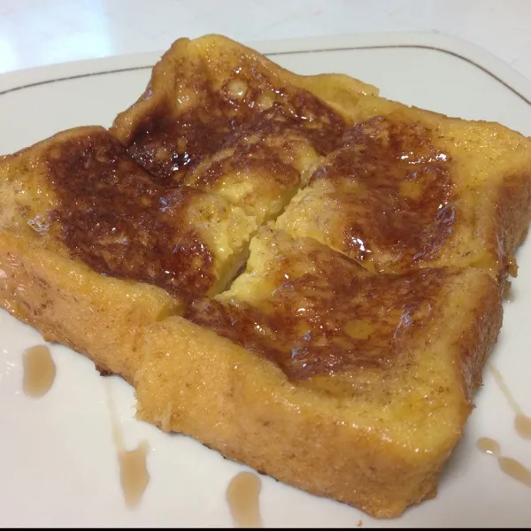 フレンチトーストなり！
みんなのを見てて、食べたくなって作ったよ！
急に作ったので飾りは無しで…
表だけグラニュー糖をパラリでキャラメリーゼしたのでフワトロにパリッとした食感が楽しい…
^_^|うぉずさん