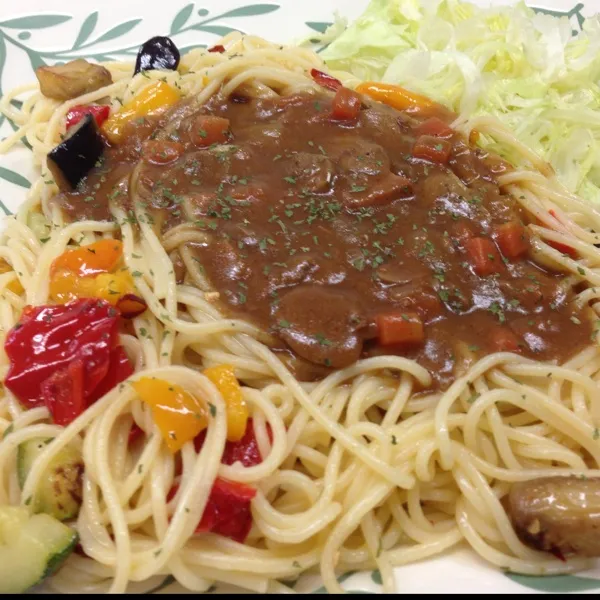 お昼はカレーパスタなり！
カレーはレトルトのにちょびっとカレー粉をプラスして辛口に…
やっぱり頭から汗を噴き出しながら食べてますよ！
(=^ェ^=)|うぉずさん