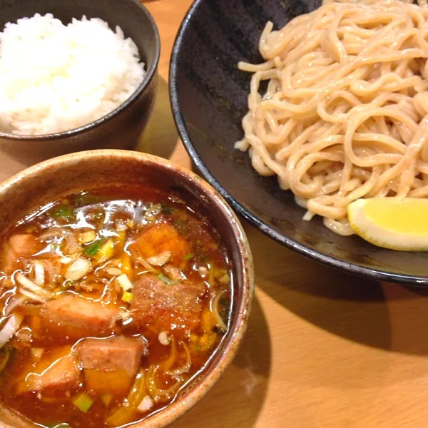 つけ麺大盛り！
にしたのにご飯も頼んでもーた。。。
お腹いっぱい(￣◇￣;)|ぃちさん