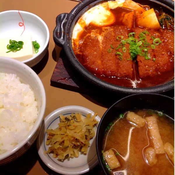 また来てもーたやよい軒(｡-_-｡)
がっつり味噌かつ煮定食！！|ぃちさん