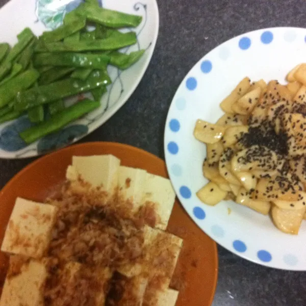 タコ飯
炒めスナップエンドウ
蕪の生姜焼き
冷奴|mayuさん