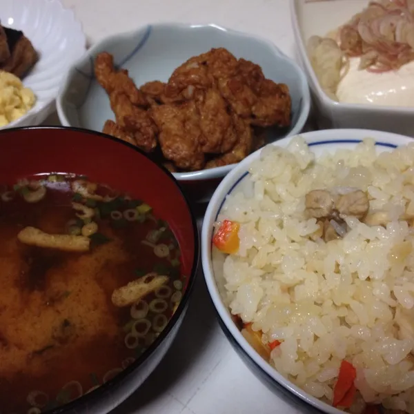 ん〜ちょっちフォトショップで遊んでたら、ご飯を食べるの忘れてたぁ〜
f^_^;)
慌ててあり物で…
ホントなら鱧と松茸の鍋の予定だったのに…
(=^ェ^=)|うぉずさん