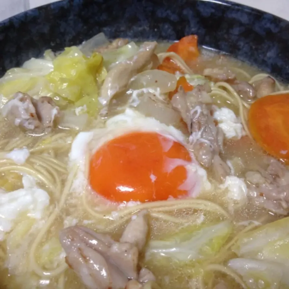 お昼はマルタイの棒チャンポンを作ってみた… 麺もスープも美味しいんだけど、やっぱりチャンポンの麺は太麺が良いやっ！(=^ェ^=)|うぉずさん