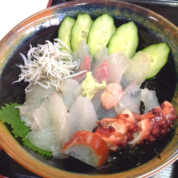 おまかせ地魚海鮮丼♪( ´▽｀)
今年も来たよ！！|ぃちさん