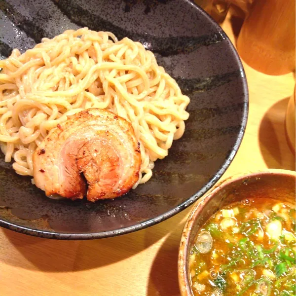 人生4回目のつけ麺！
めっちゃお腹空いてたんでプラス炙り豚丼！！
やり過ぎたかも〜でも美味しかった♪( ´▽｀)|ぃちさん