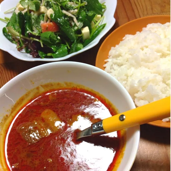 昨日食べた無印良品のグリーンカレーがおいしかったので。。。
今日はマッサマンカレー♪( ´▽｀)
これもおいしい！けどちょい甘いね。|ぃちさん