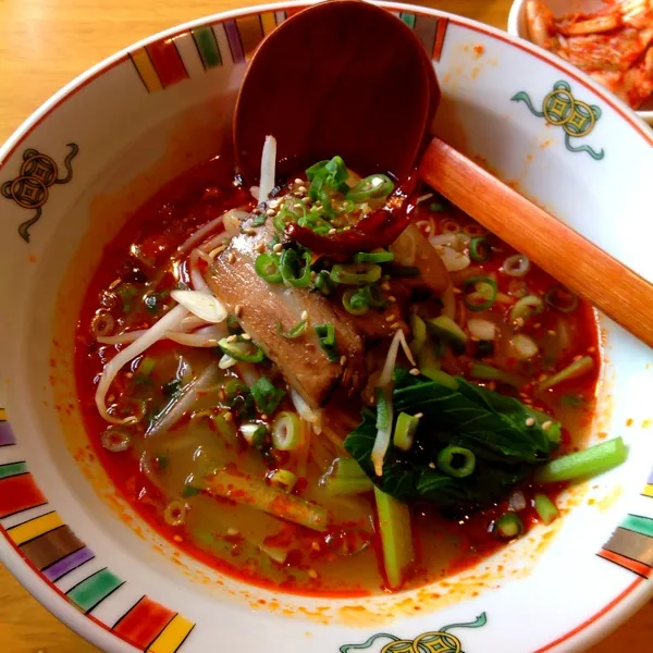 ラーメン・チャーハン定食
ラーメン辛くして下さいってお願いしたら、麻辣麺にしてくれた！
辛っ旨っ！(｡>∀<｡)|ぃちさん