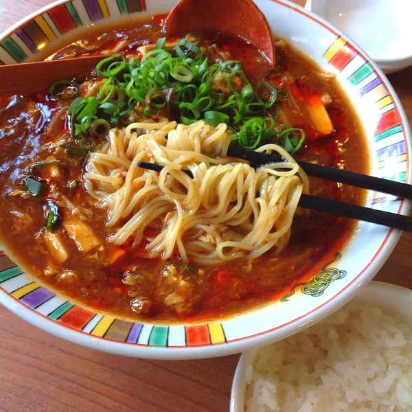 Snapdishの料理写真:やっぱうまいな〜♪( ´▽｀)
酸辣湯麺(2辛)|ぃちさん