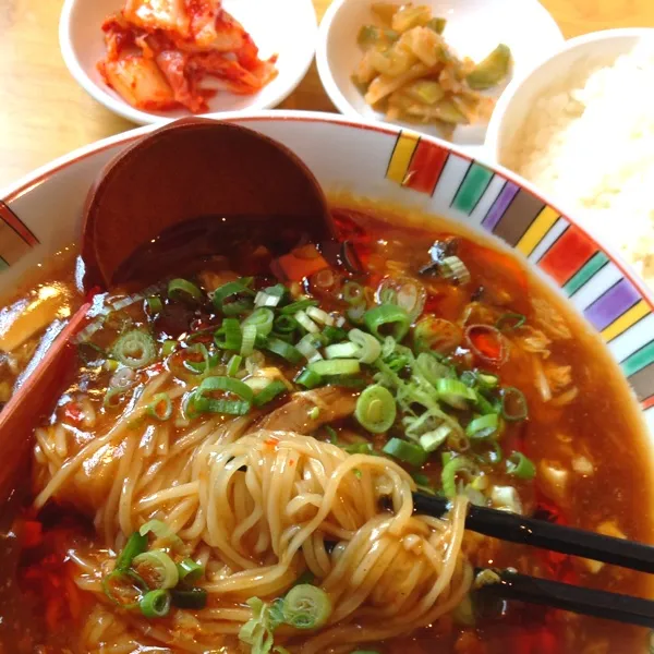 いつもの酸辣湯麺(2辛)
うまからすっぱおいしーの♪( ´▽｀)|ぃちさん