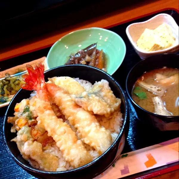 天丼セット
会社の近くのお店だけど初めて入った！
なかなか美味しかった( ´ ▽ ` )ﾉ|ぃちさん