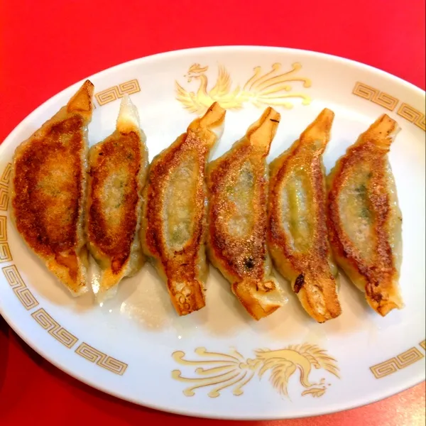 秀楽の餃子 (餃子の追加はできません！)
皮が薄くてパリっとフワッとしてました〜(●'ｗ'●)|ぃちさん