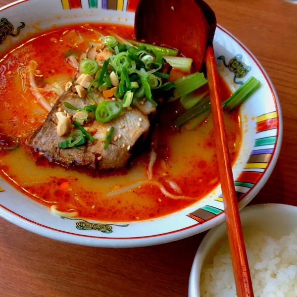 叉焼担々麺(2辛)
辛っ！チャーシュー旨っ！！|ぃちさん