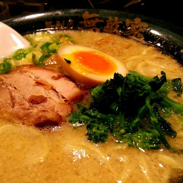 昨日の夕食は無敵家の本丸ラーメン、
味はすごく濃いです|Ken Tseさん