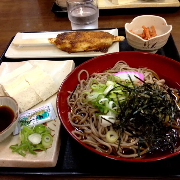 白川郷まで旅行です。五平餅定食頂きました☆店内には数多くの芸能人のサインがいっぱぃ♪( ´▽｀)|yuuki-rionさん