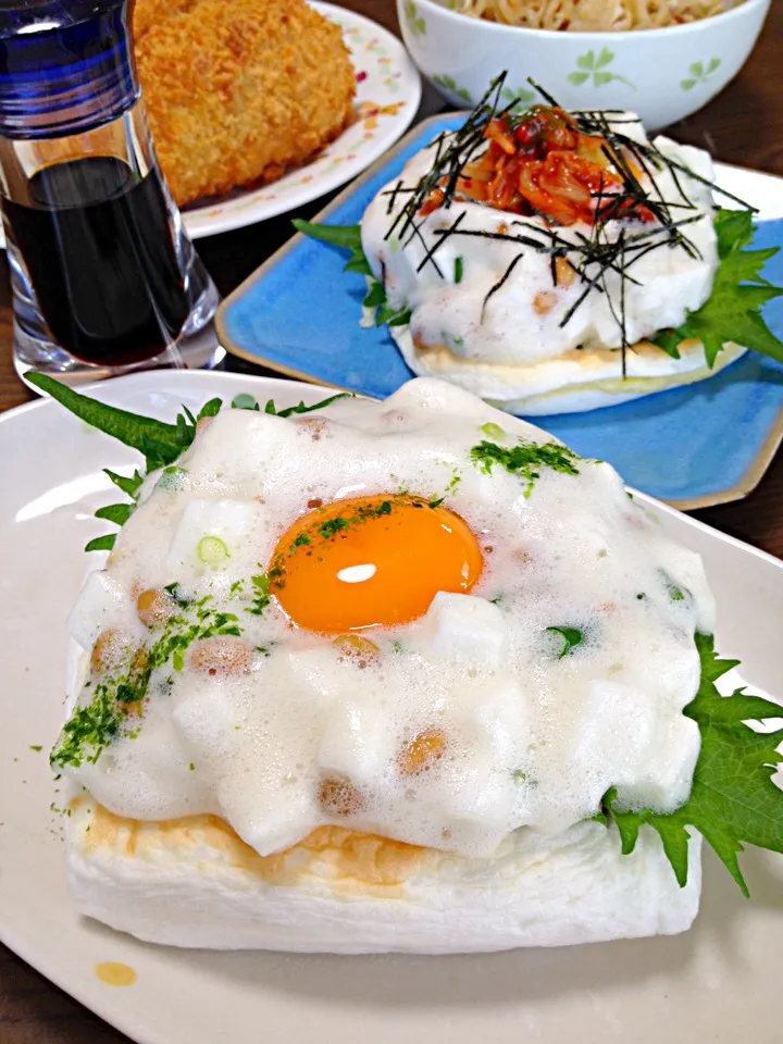 焼きはんぺんのふわとろがけです。ふわっふわっ♪♪の納豆に、卵黄orキムチをトッピング☆|ゆんゆんゅんさん