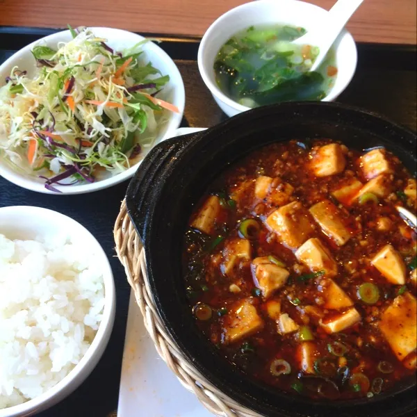 麻婆豆腐定食(2辛)
今日のは一段と辛く感じたヽ(；▽；)ノ
でもうまー(｡>∀<｡)|ぃちさん