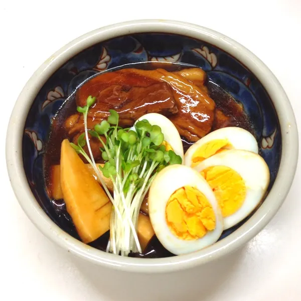 夕食☆お歳暮で頂いた角煮・岡ぽんキャベツサラダ・鯵の塩麹焼きはフライパンでホイル焼きしたら焦げた (¯―¯٥) でも身はふっくらして美味しかった～( ⁼̴̶̤̀ω⁼̴̶̤́ )|nonchiさん