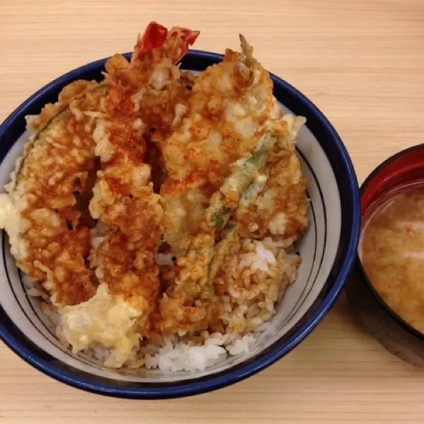 天丼。ちょっとでも魚をたべないとなぁー。＼(^o^)／|takapiroさん