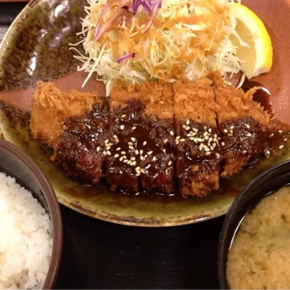 味噌カツ定食。味噌とカツの美味しい組み合わせ！^_^|takapiroさん