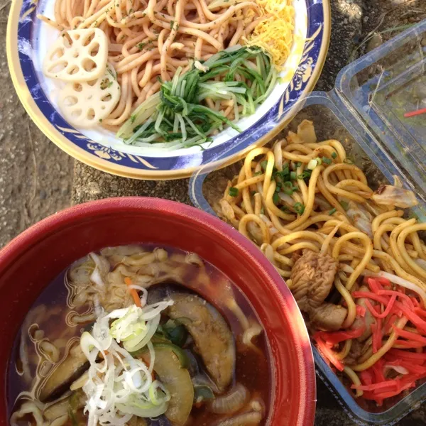 Snapdishの料理写真:B-1埼玉。あぶら味噌ラーメン(吉見町)、辛モツ焼そば(嵐山町)、焼きスパ(蓮田市)。どれにしようか迷う！^_^|takapiroさん