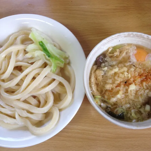 肉玉冷しつけうどん(中)。富士吉田のうどんは、コシがある！^_^|takapiroさん