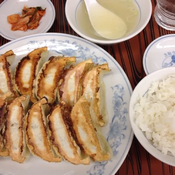 Snapdishの料理写真:ダブル餃子定食(小ライス)。たまには、ゴハン少なめ！(*^_^*)|takapiroさん