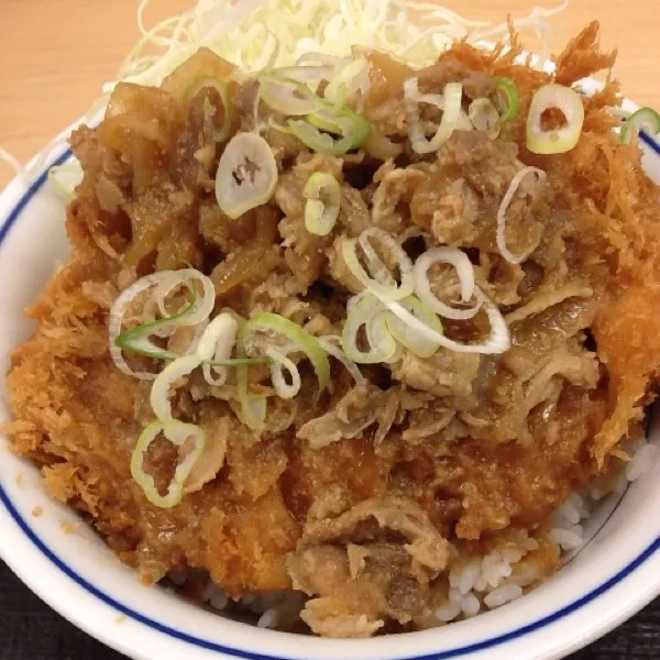 肉盛りカツ丼。肉on肉！肉食獣には、たまらん！(*^_^*)|takapiroさん