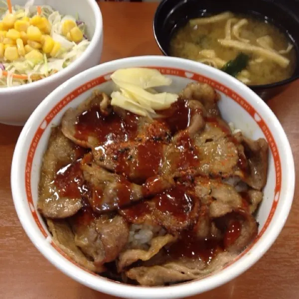 焼き牛丼。辛いソースが合います！|takapiroさん